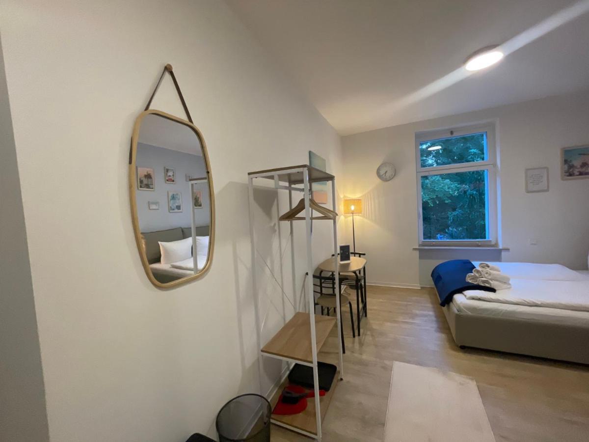 Vorstadtoase - 2 Personen - Eichwalde, Naehe Ber - Queensize-Bett, Netflix, Parken Exterior foto
