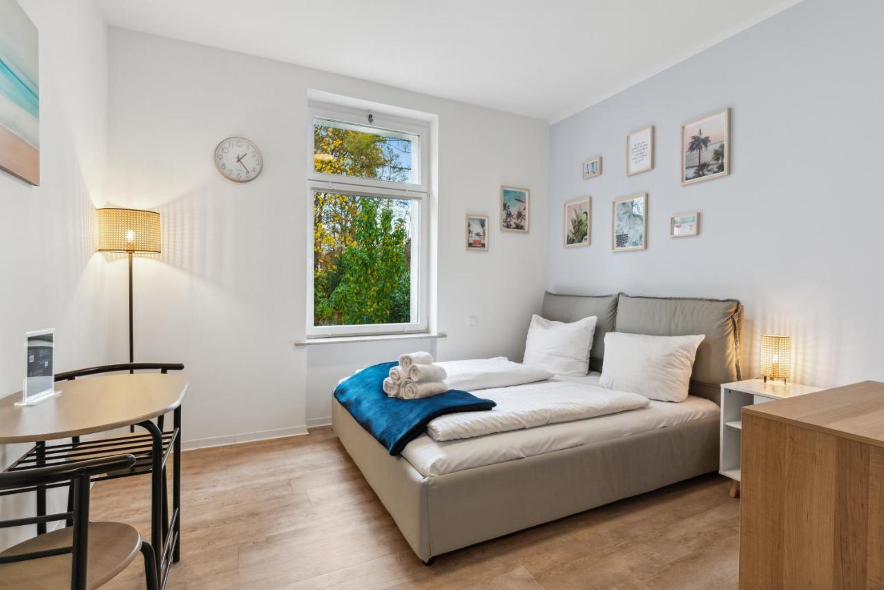 Vorstadtoase - 2 Personen - Eichwalde, Naehe Ber - Queensize-Bett, Netflix, Parken Exterior foto