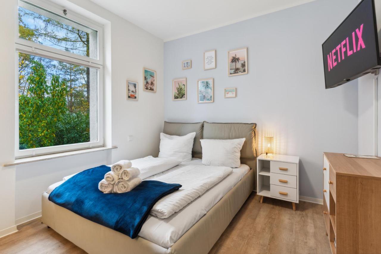 Vorstadtoase - 2 Personen - Eichwalde, Naehe Ber - Queensize-Bett, Netflix, Parken Exterior foto
