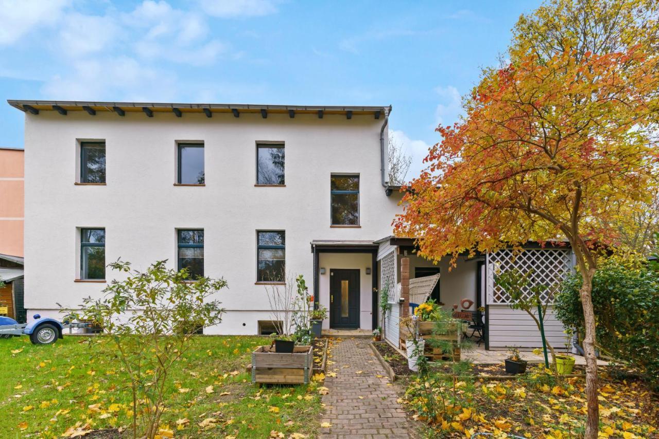 Vorstadtoase - 2 Personen - Eichwalde, Naehe Ber - Queensize-Bett, Netflix, Parken Exterior foto